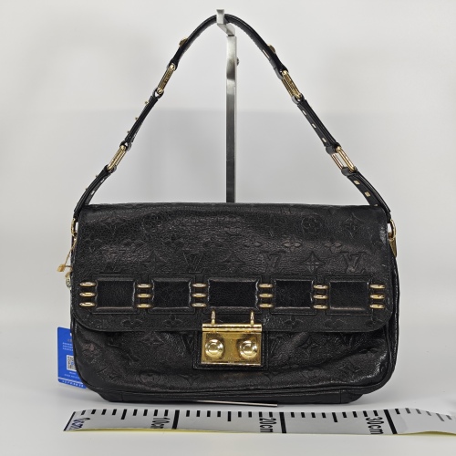 LOUIS VUITTON 内部褪色和污渍（S)