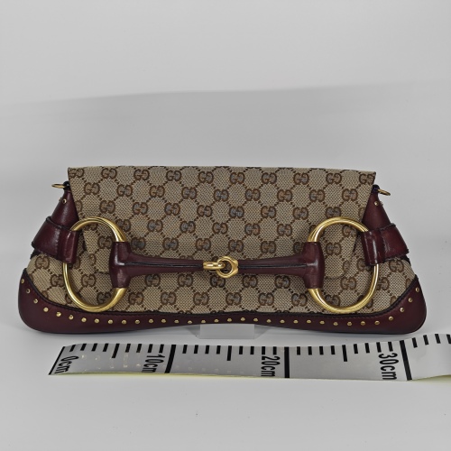 GUCCI 内部褪色和污渍（S)