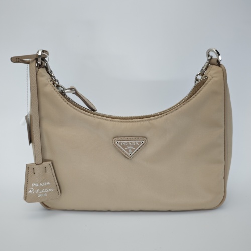 PRADA 单肩包，包体外部轻微使用痕迹(S)