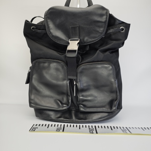 PRADA 包，外部轻微使用痕迹(S)