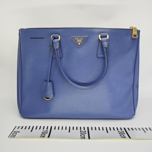 PRADA 包，外部轻微使用痕迹(S)