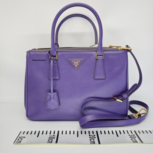 PRADA 包，外部轻微使用痕迹(S)